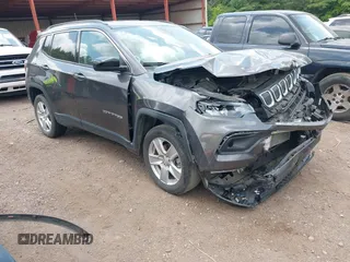 2022 Jeep Compass Latitude with VIN 3C4NJDBB3NT147304, listed as a IAAI auction lot 42420712 with 44,768 mi miles and . Bid and sale history available at DreamBid. Image 1.