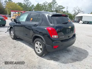 2019 Chevrolet Trax LS with VIN 3GNCJNSB2KL304062, listed as a IAAI auction lot 41782450 with 1 mi miles. Bid and sale history available at carsss.com. Image 3.