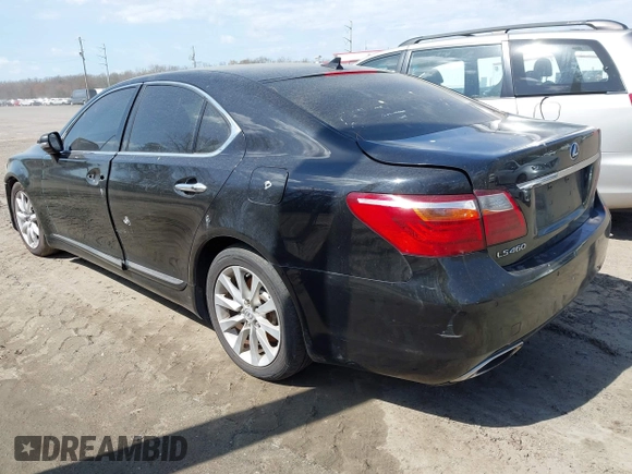 2011 Lexus LS 460 z VIN JTHCL5EF2B5010516, wystawiony jako IAAI lot #41930484 z przebiegiem 211 739 mil mil oraz . Historia ofert i sprzedaży dostępna na DreamBid. Obrazek 3.