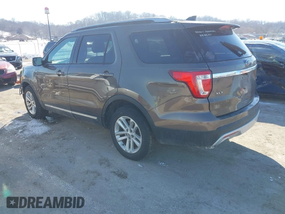 2016 Ford Explorer XLT with VIN 1FM5K7D80GGA43226, listed as a IAAI auction lot 41624298 with 173,649 mi miles. Bid and sale history available at carsss.com. Image 3.