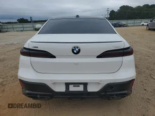 2024 BMW 7 Series 760i xDrive z VIN WBA33EJ09RCP10880, wystawiony jako Copart lot #69493304 z przebiegiem 2 203 mil mil oraz Szkoda całkowita • Salvage title. Historia ofert i sprzedaży dostępna na DreamBid. Obrazek 6.