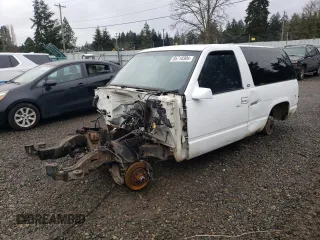 1997 Chevrolet Tahoe z VIN 3GNEC18R7VG122449, wystawiony jako Copart lot #85718304 z przebiegiem Nie podano mil oraz Szkoda całkowita • Salvage title. Historia ofert i sprzedaży dostępna na DreamBid. Obrazek 1.