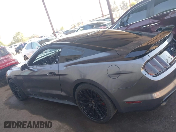 2017 Ford Mustang EcoBoost z VIN 1FA6P8TH9H5215435, wystawiony jako IAAI lot #42531715 z przebiegiem 81 730 mil mil oraz . Historia ofert i sprzedaży dostępna na DreamBid. Obrazek 14.