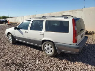 2000 Volvo V70 with VIN YV1LZ56D1Y2655112, listed as a Copart auction lot 79772224 with 256,697 mi miles and Clean Title. Bid and sale history available at carsss.com. Image 2.