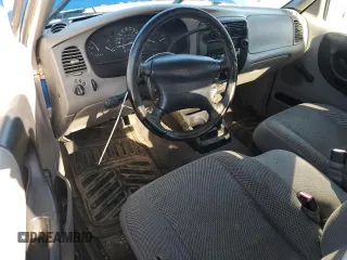 2000 Ford Ranger XL with VIN 1FTYR10V8YPB20951, listed as a Copart auction lot 54368935 with 223,899 mi miles and Clean Title. Bid and sale history available at carsss.com. Image 8.