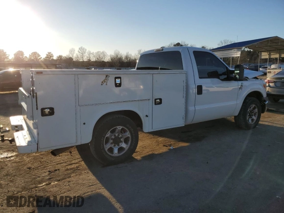 2015 Ford F-250 XL with VIN 1FDBF2A62FEC96054, listed as a Copart auction lot 45767965 with 258,796 mi miles and Salvage title. Bid and sale history available at DreamBid. Image 3.