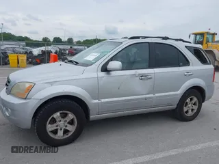 2007 Kia Sorento LX z VIN KNDJC736775716198, wystawiony jako IAAI lot #42372109 z przebiegiem 186 948 mil mil oraz . Historia ofert i sprzedaży dostępna na DreamBid. Obrazek 6.