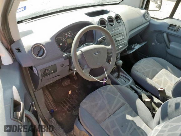 2013 Ford Transit Connect XL z VIN NM0LS7AN3DT146307, wystawiony jako Copart lot #62380815 z przebiegiem Nie podano mil oraz Szkoda całkowita • Salvage title. Historia ofert i sprzedaży dostępna na DreamBid. Obrazek 8.
