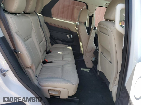 2017 Land Rover Discovery SE z VIN SALRGBBV5HA044100, wystawiony jako Copart lot #56499245 z przebiegiem 69 573 mil mil oraz Tytuł czysty. Historia ofert i sprzedaży dostępna na DreamBid. Obrazek 11.