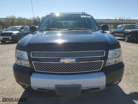 2011 Chevrolet Avalanche LT with VIN 3GNTKFE39BG261730, listed as a Copart auction lot 47128615 with 77,292 mi miles and Salvage Title. Bid and sale history available at carsss.com. Image 5.