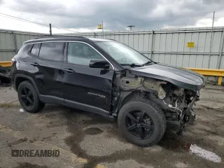 2017 Jeep Compass Latitude z VIN 3C4NJDBB1HT650771, wystawiony jako Copart lot #58190405 z przebiegiem 93 470 mil mil oraz Szkoda całkowita • Salvage title. Historia ofert i sprzedaży dostępna na DreamBid. Obrazek 4.