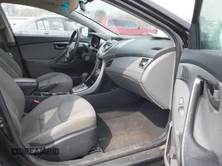 2012 Hyundai Elantra Limited with VIN KMHDH4AE4CU288870, listed as a IAAI auction lot 41793674 with 211,754 mi miles. Bid and sale history available at carsss.com. Image 5.