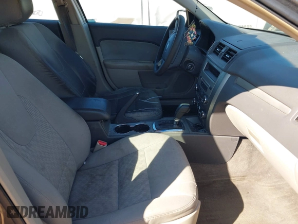 2012 Ford Fusion SE with VIN 3FAHP0HA3CR154708, listed as a IAAI auction lot 41664747 with 179,837 mi miles. Bid and sale history available at carsss.com. Image 5.