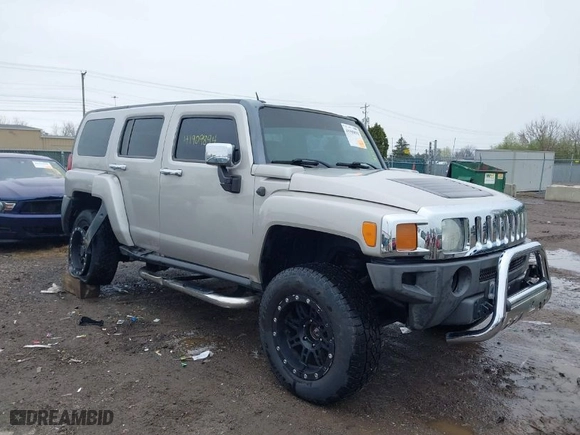 2006 Hummer H3 with VIN 5GTDN136168100264, listed as a IAAI auction lot 41909894 with 136,284 mi miles. Bid and sale history available at carsss.com. Image 1.