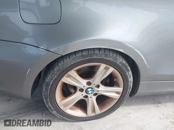 2009 BMW 1 Series 128i with VIN WBAUL73509VJ75662, listed as a IAAI auction lot 42639936 with 96,542 mi miles and . Bid and sale history available at DreamBid. Image 12.