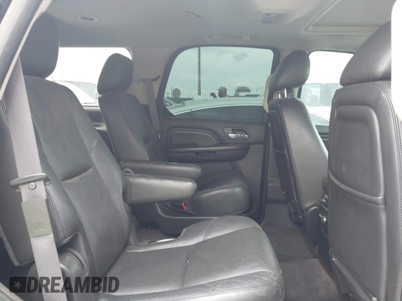 2013 Cadillac Escalade Luxury z VIN 1GYS3BEFXDR127777, wystawiony jako IAAI lot #42390040 z przebiegiem 206 852 mil mil oraz . Historia ofert i sprzedaży dostępna na DreamBid. Obrazek 8.
