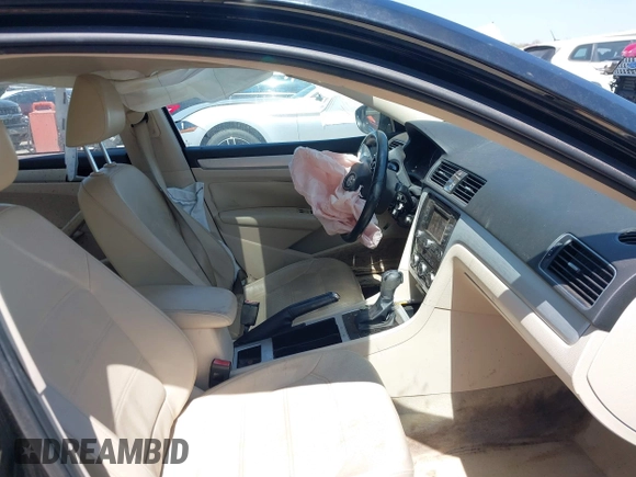 2012 Volkswagen Passat SE z VIN 1VWBH7A37CC065205, wystawiony jako IAAI lot #41977813 z przebiegiem Nie podano mil oraz . Historia ofert i sprzedaży dostępna na DreamBid. Obrazek 5.