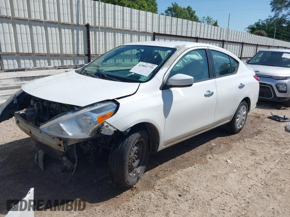 2017 Nissan Versa SV z VIN 3N1CN7AP6HL842992, wystawiony jako IAAI lot #42001775 z przebiegiem Nie podano mil oraz . Historia ofert i sprzedaży dostępna na DreamBid. Obrazek 17.