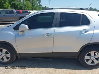 2020 Chevrolet Trax LT z VIN KL7CJLSB4LB010725, wystawiony jako IAAI lot #41930977 z przebiegiem 65 134 mil mil oraz . Historia ofert i sprzedaży dostępna na DreamBid. Obrazek 14.