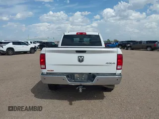 2019 Ram 1500 Tradesman z VIN 1C6RR7FG6KS590438, wystawiony jako IAAI lot #42086963 z przebiegiem 81 328 mil mil oraz . Historia ofert i sprzedaży dostępna na DreamBid. Obrazek 16.