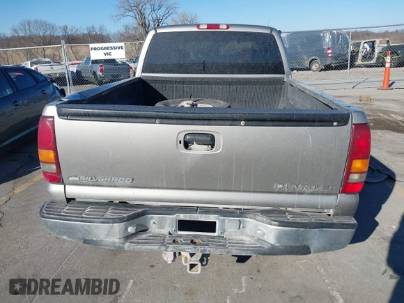 2000 Chevrolet Silverado 1500 LS with VIN 2GCEK19T6Y1352454, listed as a IAAI auction lot 41464394 with 207,109 mi miles. Bid and sale history available at carsss.com. Image 16.