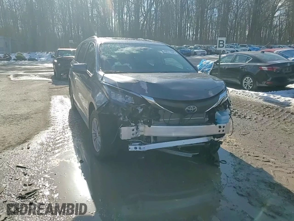 2024 Toyota Sienna XLE with VIN 5TDYSKFC5RS142123, listed as a Copart auction lot 42911995 with 4,003 mi miles and Salvage Title. Bid and sale history available at DreamBid. Image 14.