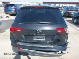 2024 Volkswagen Tiguan SE with VIN 3VV3B7AX5RM027024, listed as a IAAI auction lot 41801265 with 8,101 mi miles and . Bid and sale history available at DreamBid. Image 16.