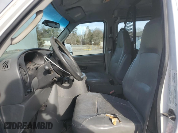 2004 Ford Econoline Cargo with VIN 1FTRE14W54HB47967, listed as a Copart auction lot 44264425 with 256,701 mi miles and Salvage Title. Bid and sale history available at carsss.com. Image 7.