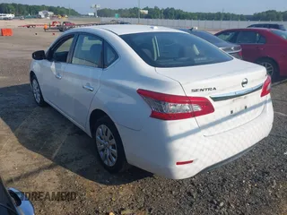 2015 Nissan Sentra SV z VIN 3N1AB7AP3FL639054, wystawiony jako IAAI lot #42489968 z przebiegiem 144 380 mil mil oraz . Historia ofert i sprzedaży dostępna na DreamBid. Obrazek 3.
