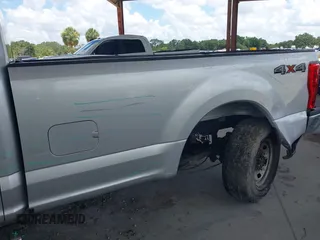 2019 Ford F-250 XL z VIN 1FT7W2BT7KED13259, wystawiony jako IAAI lot #42543359 z przebiegiem 136 511 mil mil oraz . Historia ofert i sprzedaży dostępna na DreamBid. Obrazek 20.