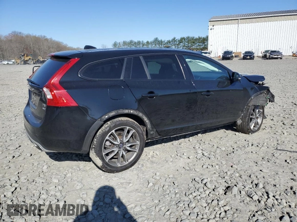 2018 Volvo V60 z VIN YV440MWK0J2057058, wystawiony jako Copart lot #53334575 z przebiegiem 82 041 mil mil oraz Szkoda całkowita • Salvage title. Historia ofert i sprzedaży dostępna na DreamBid. Obrazek 3.