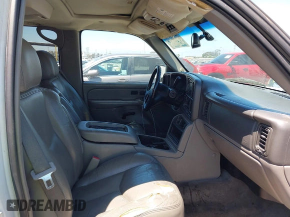 2005 Chevrolet Suburban LS with VIN 1GNEC16Z75J206837, listed as a IAAI auction lot 42826024 with 219,805 mi miles and . Bid and sale history available at DreamBid. Image 5.