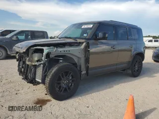 2024 Land Rover Defender S z VIN SALEJ7EU2R2272955, wystawiony jako Copart lot #66796994 z przebiegiem 9 079 mil mil oraz Szkoda całkowita • Salvage title. Historia ofert i sprzedaży dostępna na DreamBid. Obrazek 1.