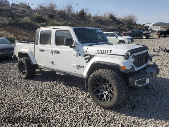 2024 Jeep Gladiator Sport с VIN 1C6JJTAG5RL113296, выставлен на аукционе Copart как лот 52172315 с пробегом 35 463 миль миль и Списание • Salvage title. История ставок и продаж доступна на DreamBid. Изображение 4.