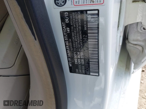 2014 Mercedes-Benz E-Class E 350 Sport with VIN WDDHF5KB6EA900342, listed as a IAAI auction lot 41697608 with 157,330 mi miles. Bid and sale history available at carsss.com. Image 9.