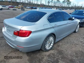 2012 BMW 5 Series 535i xDrive z VIN WBAFU7C5XCDU58749, wystawiony jako IAAI lot #41766454 z przebiegiem Nie podano mil oraz . Historia ofert i sprzedaży dostępna na DreamBid. Obrazek 4.