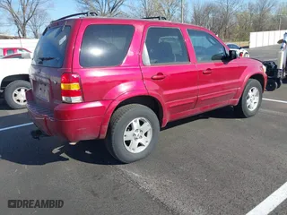 2006 Ford Escape Limited with VIN 1FMYU04176KD53709, listed as a IAAI auction lot 41886158 with 194,682 mi miles. Bid and sale history available at carsss.com. Image 4.