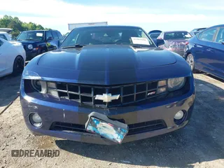 2011 Chevrolet Camaro 1LT z VIN 2G1FB1ED0B9124065, wystawiony jako IAAI lot #42203698 z przebiegiem 190 555 mil mil oraz . Historia ofert i sprzedaży dostępna na DreamBid. Obrazek 12.