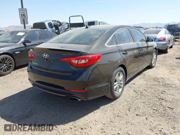 2016 Hyundai Sonata SE z VIN 5NPE24AF2GH281998, wystawiony jako IAAI lot #42495091 z przebiegiem 184 904 mil mil oraz . Historia ofert i sprzedaży dostępna na DreamBid. Obrazek 4.