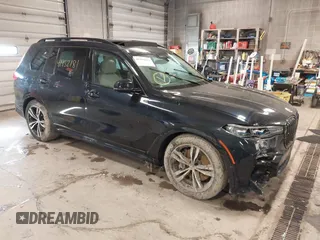 2022 BMW X7 M50i with VIN 5UXCX6C04N9M19672, listed as a IAAI auction lot 41952181 with 1 mi miles. Bid and sale history available at carsss.com. Image 1.