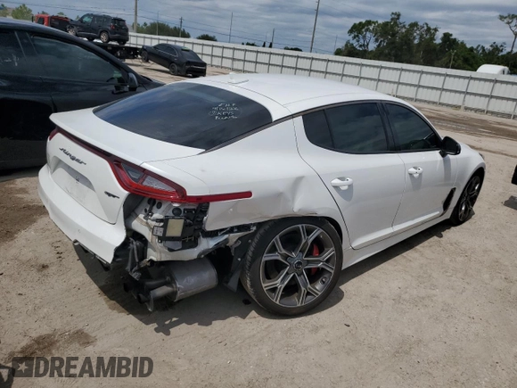 2020 Kia Stinger GT with VIN KNAE35LC0L6072105, listed as a Copart auction lot 68887473 with 42,836 mi miles and Salvage Title. Bid and sale history available at DreamBid. Image 3.