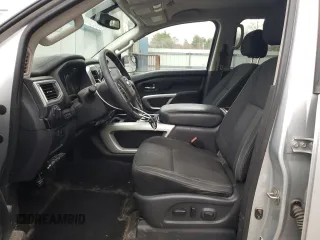 2018 Nissan Titan SV z VIN 1N6AA1E51JN504070, wystawiony jako Copart lot #54471665 z przebiegiem 179 603 mil mil oraz Szkoda całkowita • Salvage title. Historia ofert i sprzedaży dostępna na DreamBid. Obrazek 7.