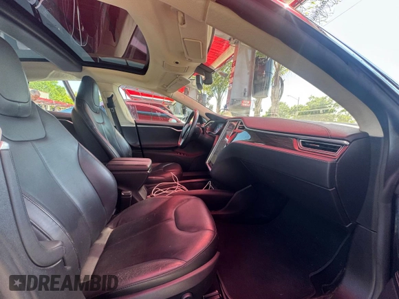 2014 Tesla Model S 60 with VIN 5YJSA1H10EFP49351, listed as a Copart auction lot 54173275 with 96,300 mi miles and Clean Title. Bid and sale history available at DreamBid. Image 5.