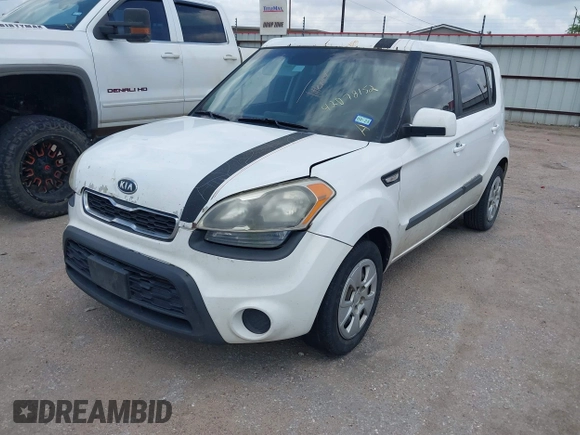 2012 Kia Soul with VIN KNDJT2A5XC7354508, listed as a IAAI auction lot 42078152 with 164,338 mi miles. Bid and sale history available at carsss.com. Image 2.