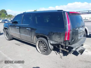 2011 Cadillac Escalade ESV Premium z VIN 1GYS4JEFXBR189541, wystawiony jako IAAI lot #41731883 z przebiegiem 106 023 mil mil oraz . Historia ofert i sprzedaży dostępna na DreamBid. Obrazek 3.