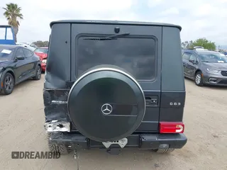 2016 Mercedes-Benz G 63 AMG z VIN WDCYC7DF1GX259111, wystawiony jako IAAI lot #42077831 z przebiegiem 58 827 mil mil oraz . Historia ofert i sprzedaży dostępna na DreamBid. Obrazek 16.