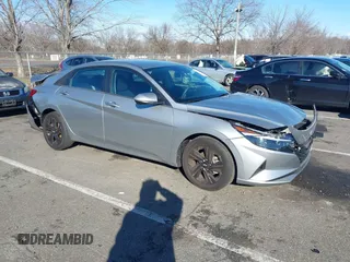 2022 Hyundai Elantra SEL with VIN 5NPLM4AG4NH081132, listed as a IAAI auction lot 41153021 with 22,705 mi miles and . Bid and sale history available at carsss.com. Image 1.