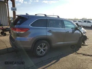 2018 Toyota Highlander LE с VIN 5TDBZRFH6JS817777, выставлен на аукционе Copart как лот 56344485 с пробегом 73 580 миль миль и Списание • Salvage title. История ставок и продаж доступна на DreamBid. Изображение 3.