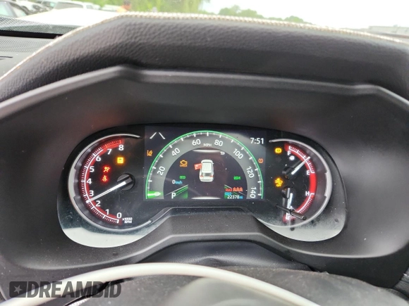 2024 Toyota RAV4 XLE with VIN 2T3P1RFV5RC431852, listed as a Copart auction lot 64449775 with 22,378 mi miles and Salvage title. Bid and sale history available at DreamBid. Image 9.