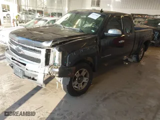 2010 Chevrolet Silverado 1500 LT with VIN 1GCSKSE31AZ155171, listed as a IAAI auction lot 41619404 with 209,422 mi miles. Bid and sale history available at carsss.com. Image 17.